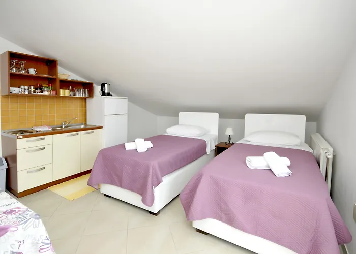 Roza Trogir