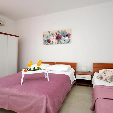 Roza Apartmán Trogir