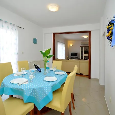 Roza Apartman Trogir