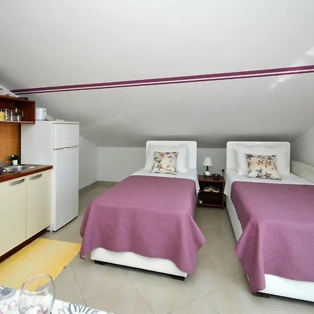 Roza Apartman Trogir