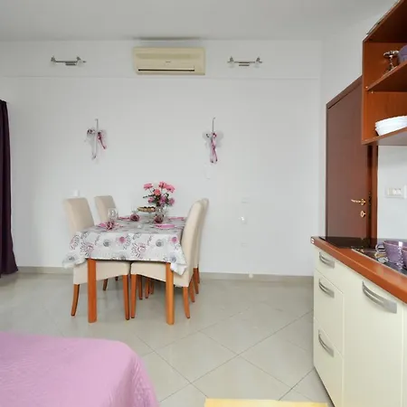Roza Apartman Trogir